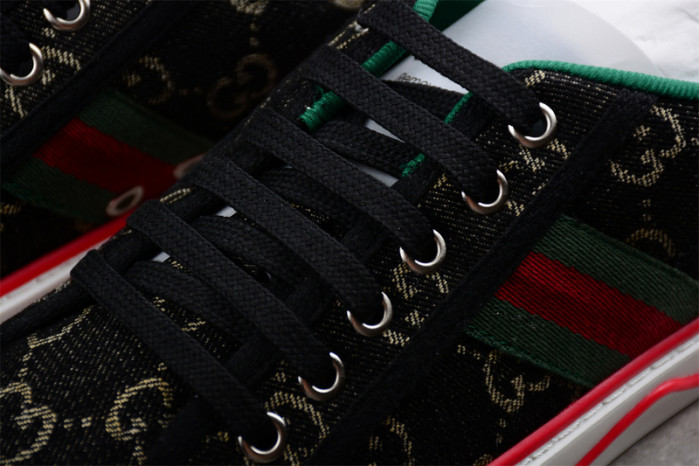 G*u*i* trainer sneaker 109