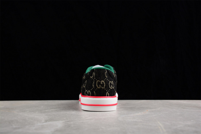 G*u*i* trainer sneaker 109