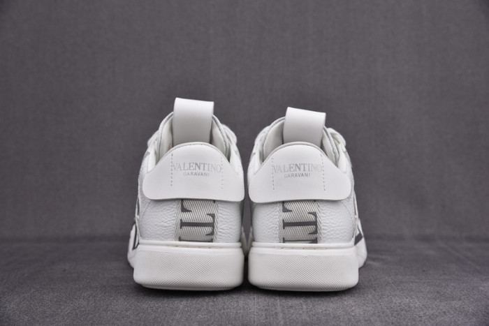 v*lentino garavani white vl7n sneakers m237006