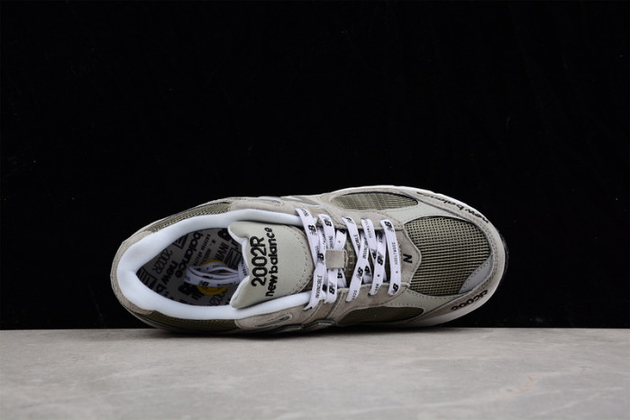 new balance 2002r invincible x n.hoolywood ml2002rv