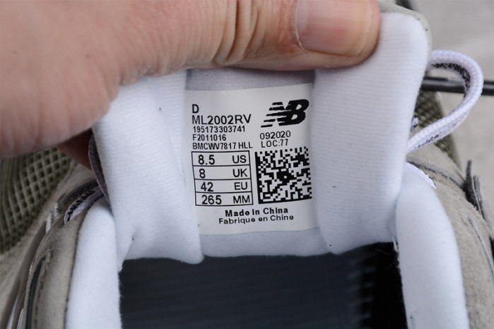 new balance 2002r invincible x n.hoolywood ml2002rv