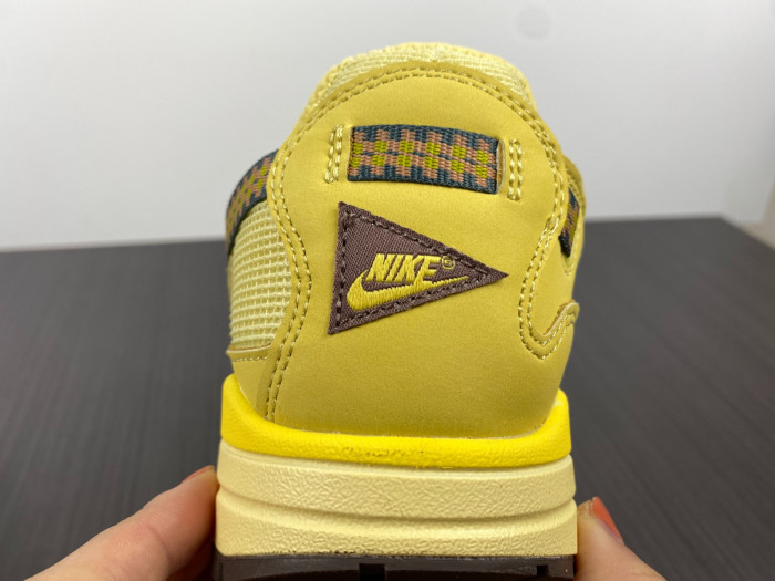 nike air max 1 travis scott cactus jack saturn gold do9392-700