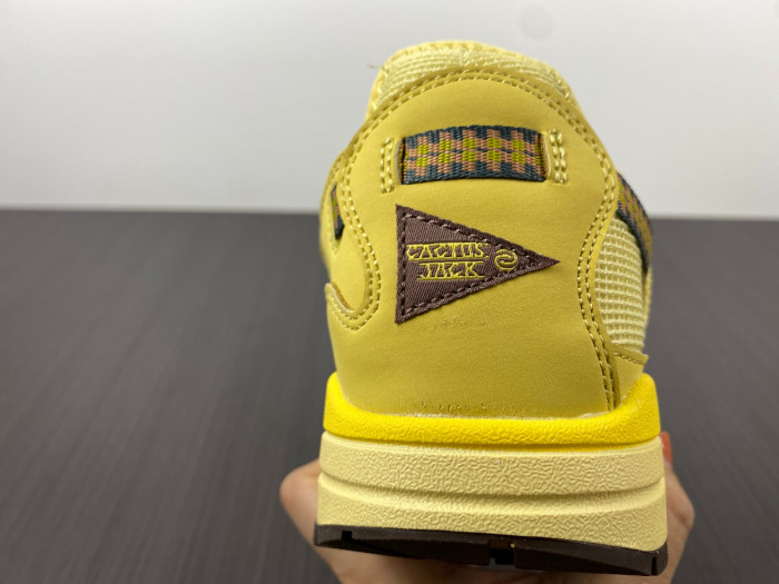 nike air max 1 travis scott cactus jack saturn gold do9392-700