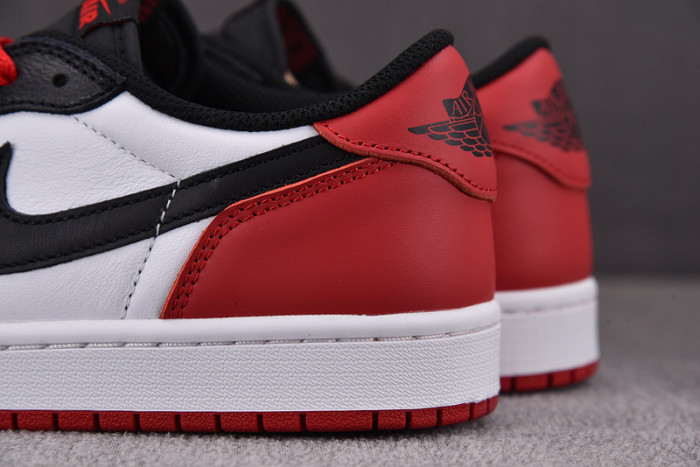 air jordan 1 low og "black toe" cz0790-106