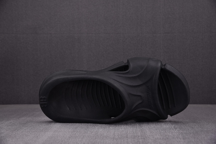 balenciag* sandal 16