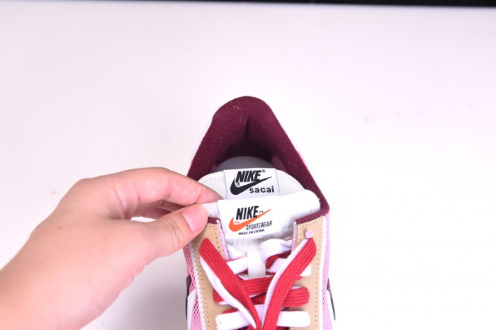 sacai x nike ldv waffle pink bv0073-500