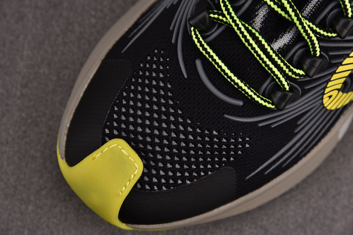 G*u*i* trainer sneaker usm108480