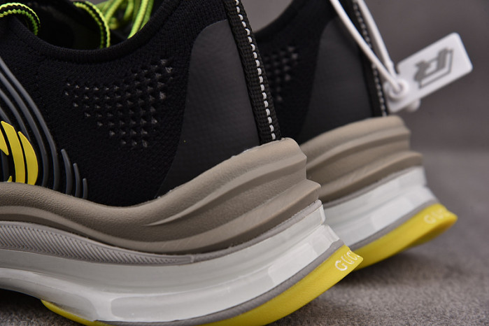 G*u*i* trainer sneaker usm108480