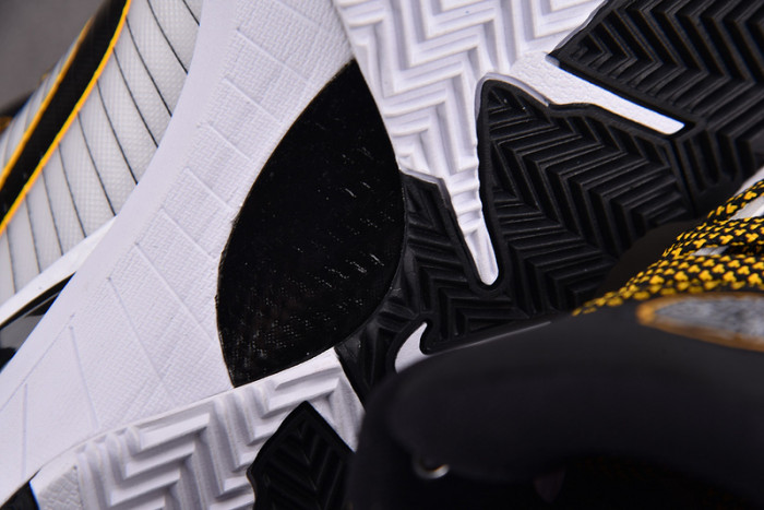 nike kobe 4 protro white black del sol av6339-101