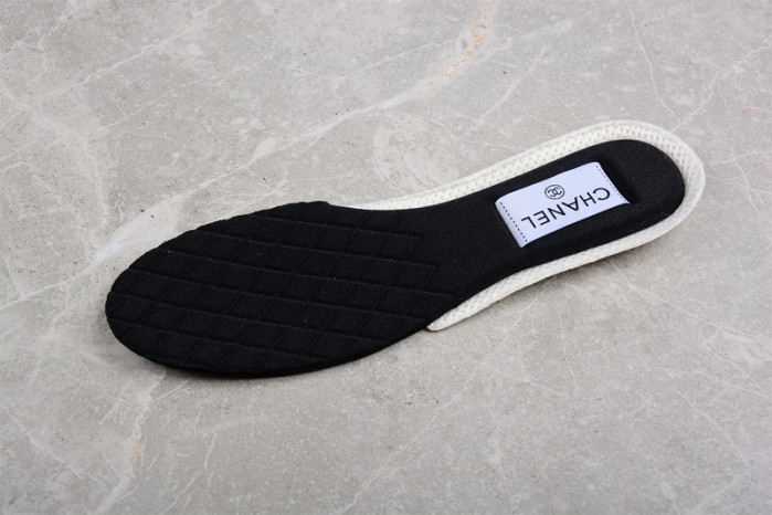 chane* snekaers c000009