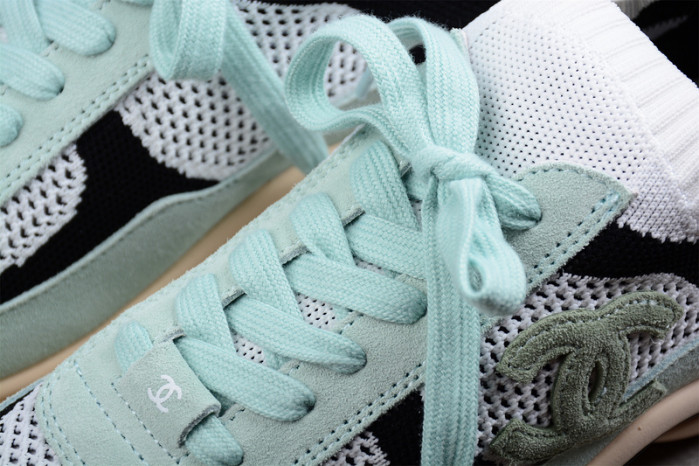 chane* snekaers c000009