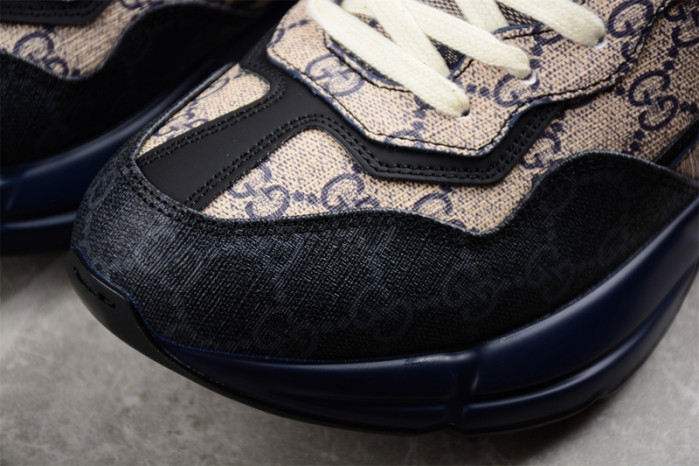 G*u*i* trainer sneaker 107