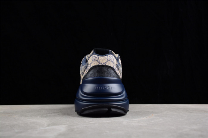 G*u*i* trainer sneaker 107