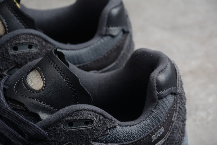 new balance 2002r protection pack phantom m2002rdb