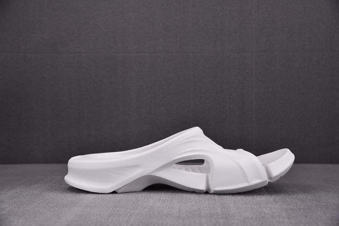 balenciag* sandal 13