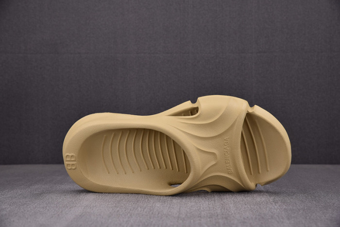 balenciag* sandal 17