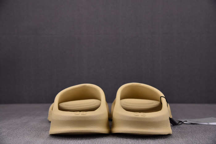 balenciag* sandal 17