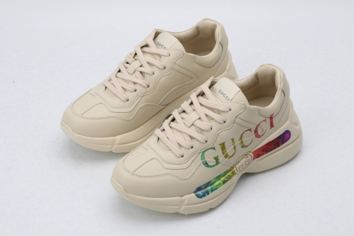 G*u*i* trainer sneaker3