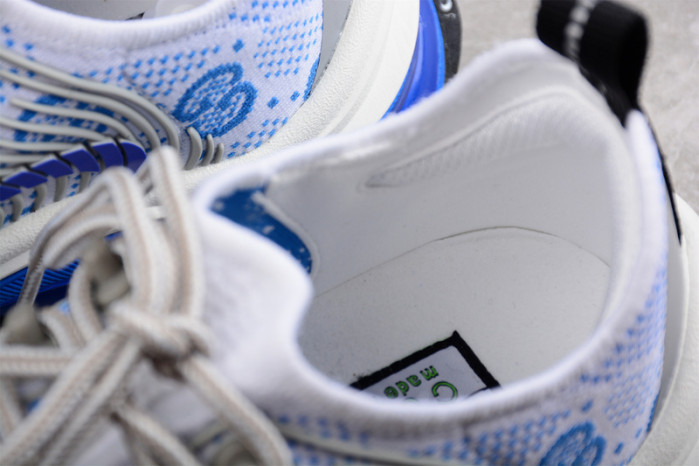 G*u*i* trainer sneaker usn10-8485