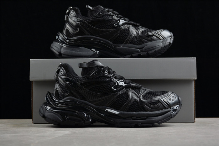 Balenciaga runner W3RXP1090