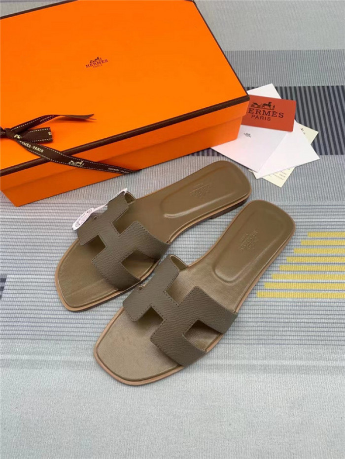 herme* sandal h49