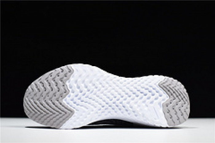 nike epic react flyknit black and grey dots point noirs et gris aj7283 996