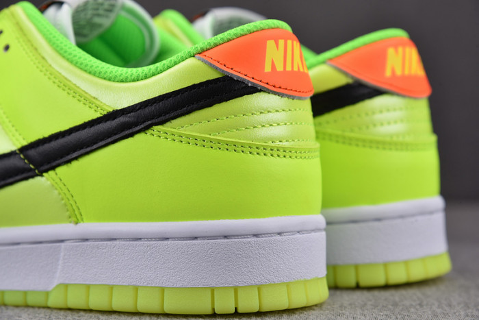 nike dunk low glow in the dark fj4610-702