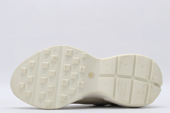 G*u*i* trainer sneaker30