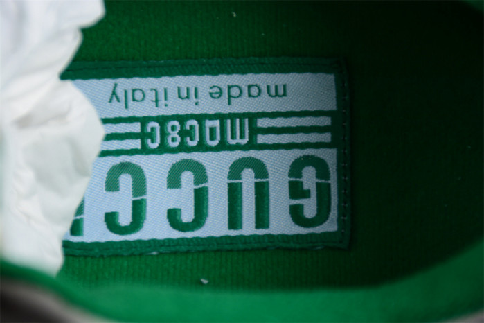 G*u*i* trainer sneaker 102