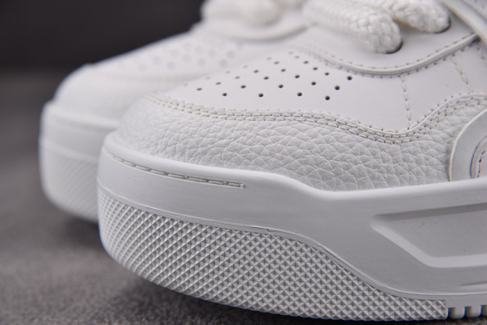 v*lentino garavani one stud sneakers m237036