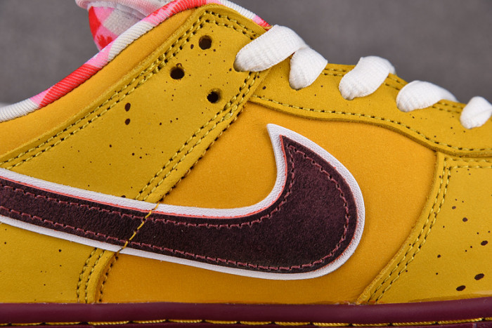 nike sb dunk low yellow lobster 313170-137566