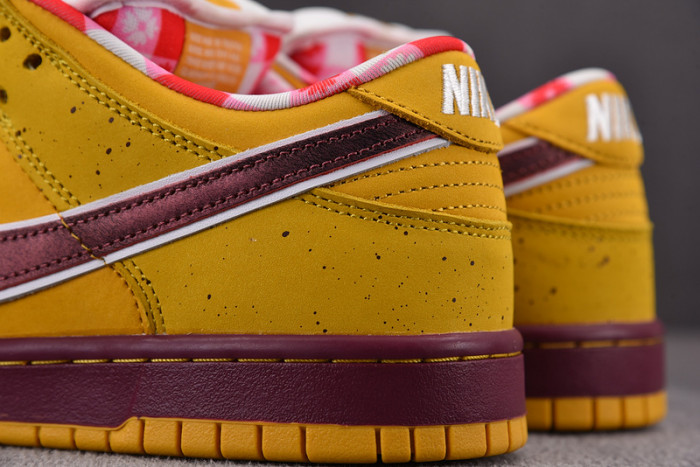 nike sb dunk low yellow lobster 313170-137566