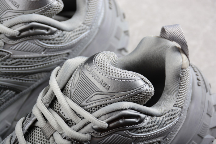 Ba*len*cia*ga defender rubber platform sneakers w2ra61200